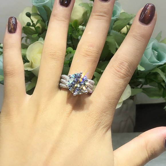 Certified 5ct. t.w. Moissanite Diamond Solitaire Luxury Engagement Ring NEW - Picture 3 of 12